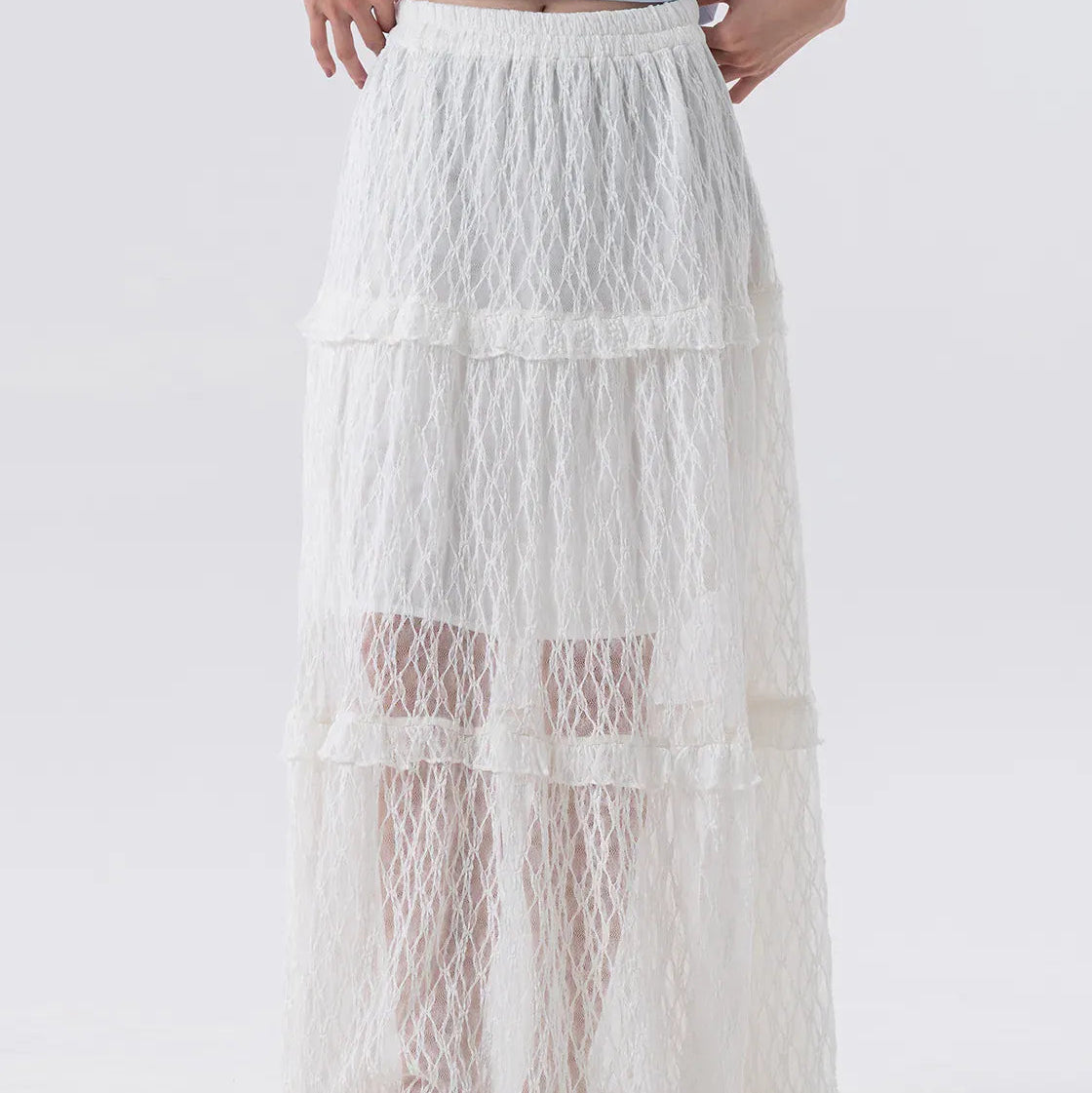Women's elastic waist tiered lace skirt